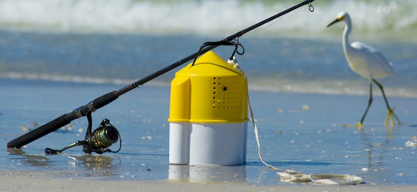 Free-flow shrimp buckets allow ocean water to constantly refresh your shrimp and keep them lively for fishing.